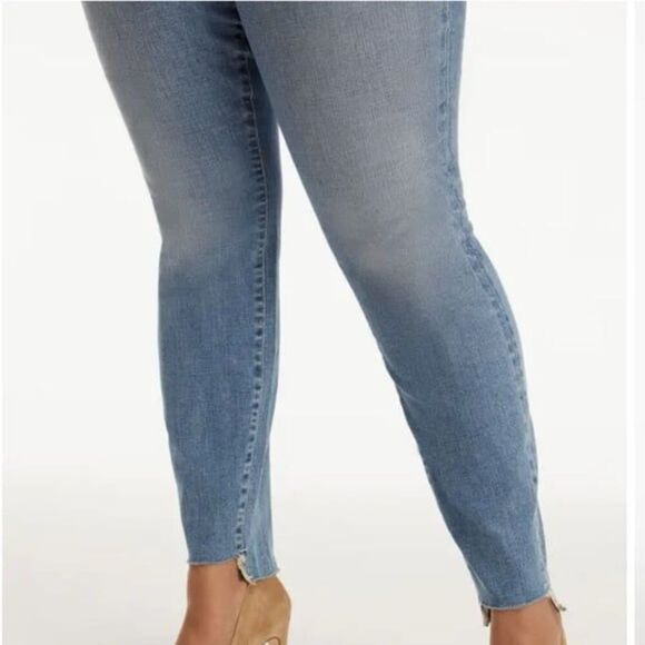 Good American Good Legs Raw Step Hem Skinny Jeans Size 24 - Picture 3 of 9